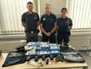 Auto imbottita di droga e armi fermata al valico dalla Svizzera: due brasiliani in manette Auto imbottita di droga e armi fermata al valico dalla Svizzera: due brasiliani in manette