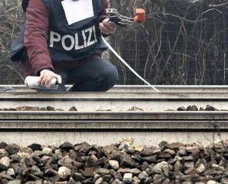 Milano Cortina, presunto sabotaggio su linea ferroviaria Lecco-Tirano: indaga l'antiterrorismo Milano Cortina, presunto sabotaggio su linea ferroviaria Lecco-Tirano: indaga l'antiterrorismo