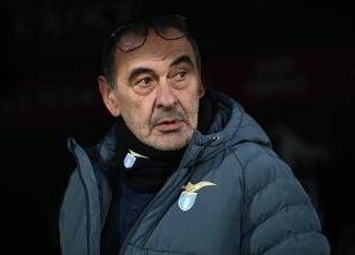 Ferguson trattiene Dele Bashiru lanciato in porta, Sarri chiede rosso: proteste in Bologna-Lazio Ferguson trattiene Dele Bashiru lanciato in porta, Sarri chiede rosso: proteste in Bologna-Lazio