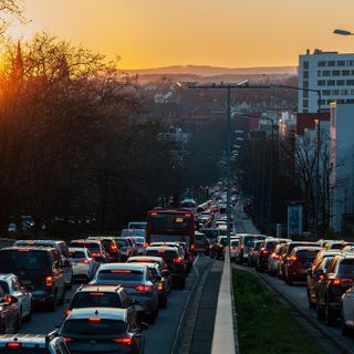 Traffico in rallentamento sulla Strada Principale a Ponte Tresa