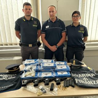 Auto imbottita di droga e armi fermata al valico dalla Svizzera: due brasiliani in manette