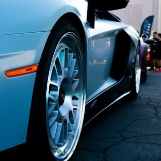 Cambio gomme: cosa dicono le normative svizzere