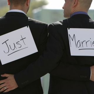 Svizzera, “sì” ai matrimoni gay: favorevole il 64% dei cittadini