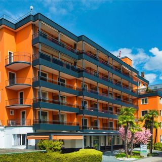 Locarno, a rischio il posto di lavoro dei frontalieri della clinica Santa Chiara