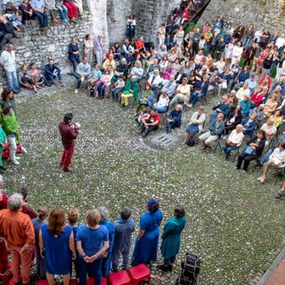 Le Corti inCanto, canti e musiche nella quiete di una giornata senza traffico a Locarno
