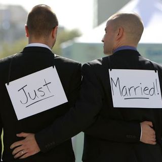 “Matrimonio per tutti”? Le firme per far dire ciò che pensano agli svizzeri ci sono