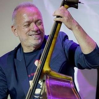 Riccardo Fioravanti al contrabbasso