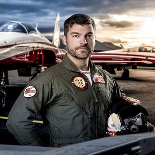 Carasso, Lukas Nannini presenta la Patrouille Suisse
