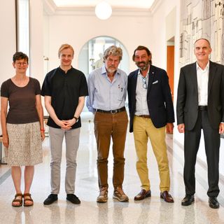 Il grande Reinhold Messner ricevuto a Palazzo Civico di Lugano
