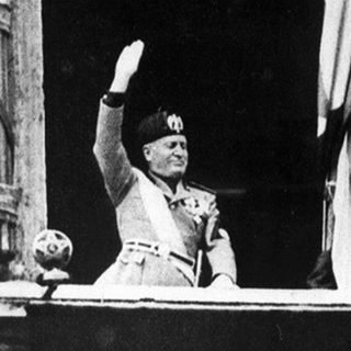 La laurea honoris causa concessa nel 1937 dall'Università di Losanna a Benito Mussolini è stata un &quot;grave errore&quot;, ma non va ritirata