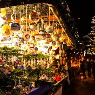 Continuano i caratteristici mercatini di Natale a Lugano