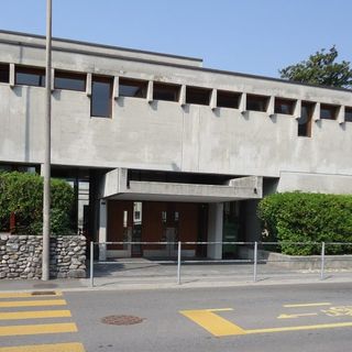 Festino notturno base di alcol (e forse non solo) alla scuola media di Locarno 1