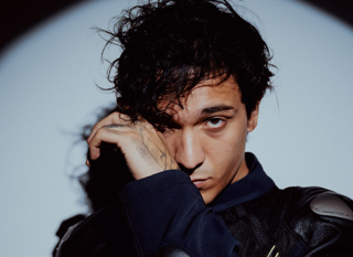 Il cantante Tananai, protagonista a Lugano venerdì 4 aprile