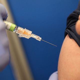 Effetti collaterali dei vaccini anti-Covid 19 in Svizzera: i benefici prevalgono di gran lunga sui rischi