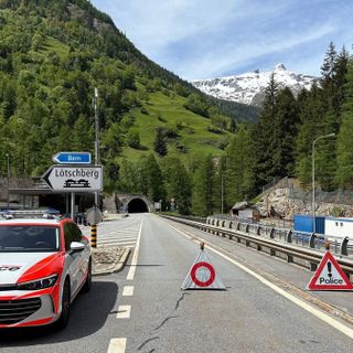 Vallese, gi abitanti di Gampel-Steg pronti a evacuare la zona