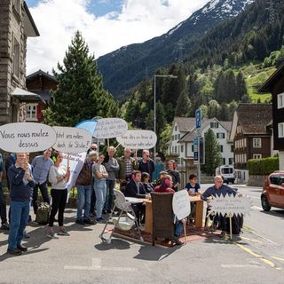 Azione contro il traffico di aggiramento, Wassen UR. Foto: Iniziativa delle Alpi – Luca Rosso