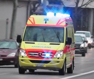 Un altro incidente sul lavoro in Canton Ticino: operaio italiano precipita per dieci metri, è grave