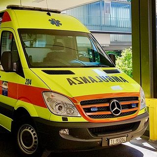 Cade mentre lavora con il decespugliatore: 69enne italiano muore in Canton Ticino