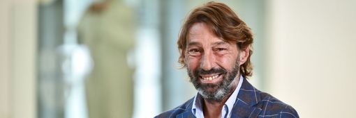 Michele Foletti è ufficialmente il nuovo sindaco di Lugano: ha ricevuto le credenziali dal Giudice di pace Roberto Martinotti Michele Foletti è ufficialmente il nuovo sindaco di Lugano: ha ricevuto le credenziali dal Giudice di pace Roberto Martinotti