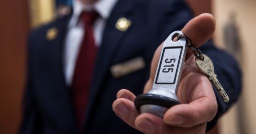 In Svizzera crollano i pernottamenti di ospiti stranieri ma volano quelli degli elevetici: in Ticino aumenti da capogiro In Svizzera crollano i pernottamenti di ospiti stranieri ma volano quelli degli elevetici: in Ticino aumenti da capogiro