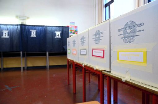 Referendum, dalle 7,00 aperti i seggi. Si vota fino alle 23,00 e domani Referendum, dalle 7,00 aperti i seggi. Si vota fino alle 23,00 e domani