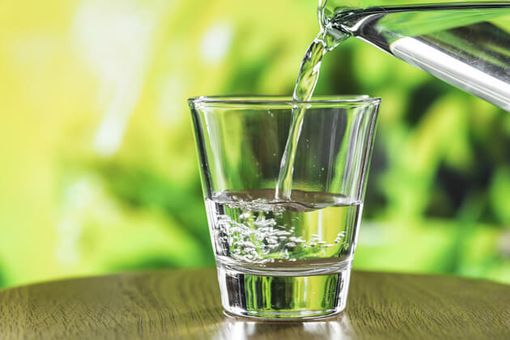 Il Movimento per il Socialismo indice una petizione contro l’aumento dell’acqua potabile a Lugano