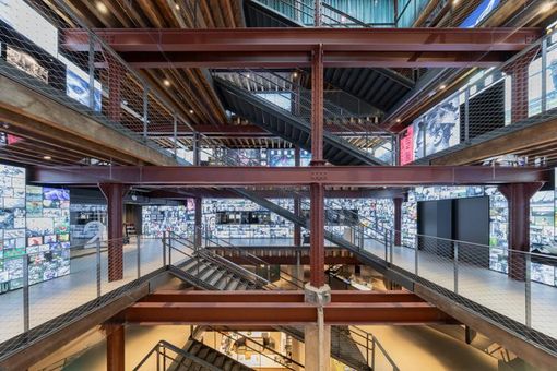 Nederlands Fotomuseum, ampio atrio © Iwan Baan. Le altre fotografie sono state scattate durante il vernissage da Silvia Assin Nederlands Fotomuseum, ampio atrio © Iwan Baan. Le altre fotografie sono state scattate durante il vernissage da Silvia Assin