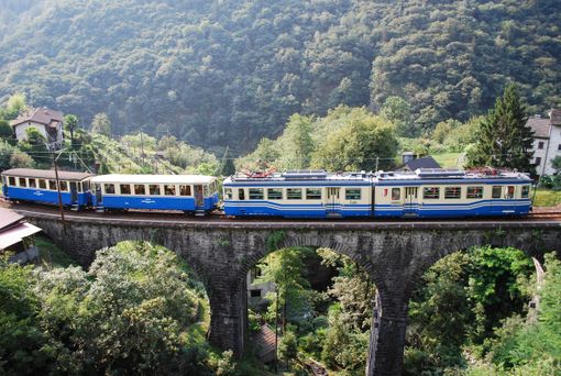 Locarno-Camedo: un viaggio nel tempo a bordo del treno storico