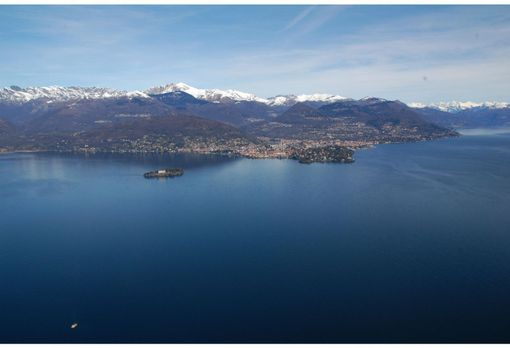 Lago Maggiore in sofferenza per la siccità, arriva acqua dal Lago di Lugano Lago Maggiore in sofferenza per la siccità, arriva acqua dal Lago di Lugano