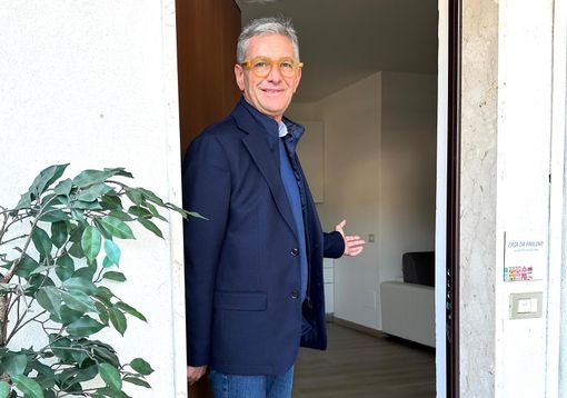 Paolo Ossuzio ci invita a "Casa da Paolino". Nella gallery, alcune foto della casa Paolo Ossuzio ci invita a "Casa da Paolino". Nella gallery, alcune foto della casa