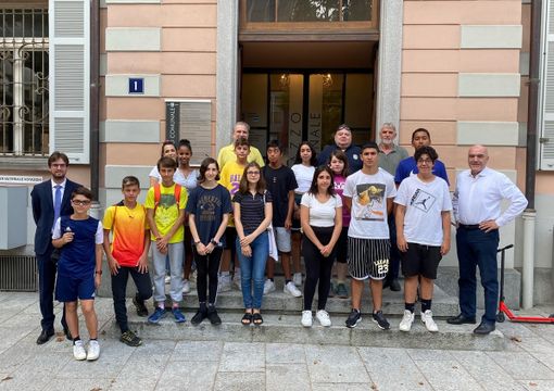 Stage negli uffici comunali di Chiasso per gli allievi che hanno terminato il terzo anno di Scuola Media Stage negli uffici comunali di Chiasso per gli allievi che hanno terminato il terzo anno di Scuola Media
