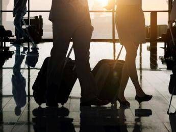 Aeroporti, estate da incubo: con nuovo sistema Ue code di 4 ore per chi viene da fuori Aeroporti, estate da incubo: con nuovo sistema Ue code di 4 ore per chi viene da fuori