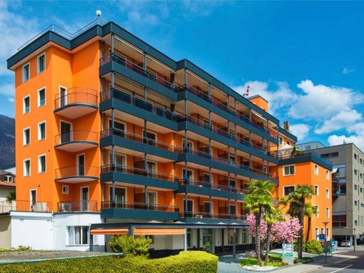 Locarno, a rischio il posto di lavoro dei frontalieri della clinica Santa Chiara