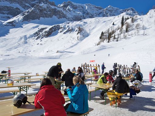 Coronavirus: il Consiglio di Stato chiude le terrazze nei comprensori sciistici