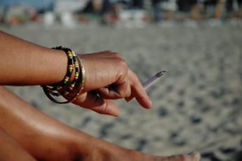Fumo, 44% inizia prima 18 anni, Aiom: &quot;Aumento 5 euro su pacchetto tutela salute&quot;
