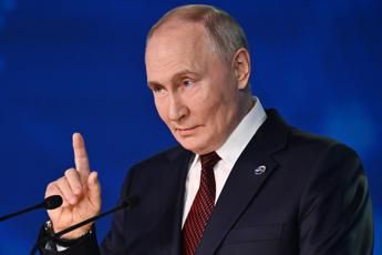 Putin: &quot;Complimenti a Trump, pronto a dialogare con lui su Ucraina&quot;