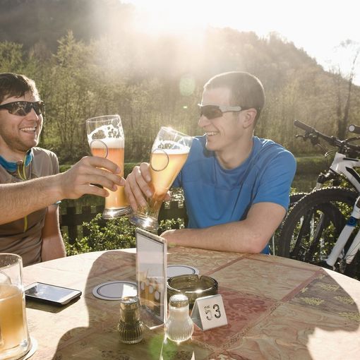 Ogni anno, in Svizzera, 21.000 infortuni in bici: 1.365 di essi sono riconducibili all’alcol