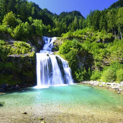 Qualche idea per una vacanza green in Ticino: percorso Yoga alla Cascata della Piumogna