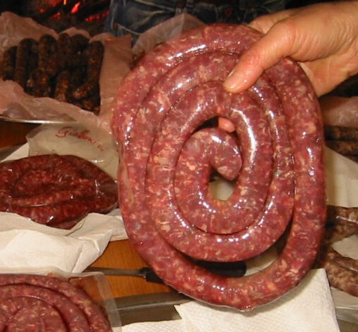 Mai gustato i prelibati “cicitt”, le lunghissime e sottili salsicce di capra da arrostire, originarie delle valli del Locarnese?