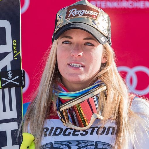 A Cortina la ticinese Lara Gut-Behrami vince l'oro nel Super G. Anche il Genoa la festeggia