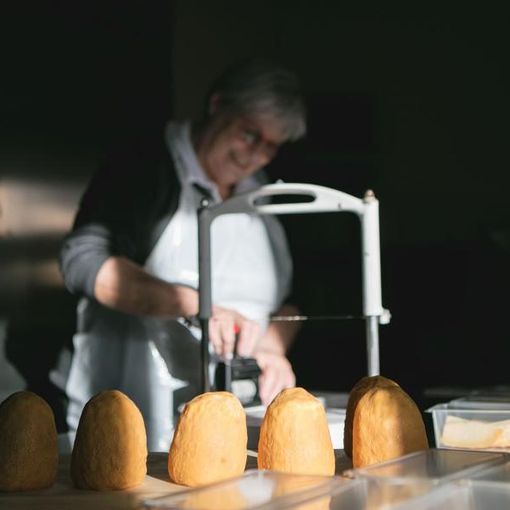 Viaggio a tappe sulla rotta di 5 negozi tipici ticinesi: il Magnifico Borgo di Mendrisio