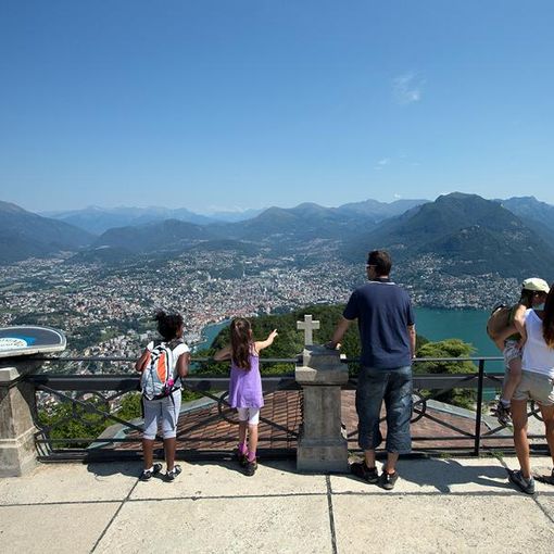 La vista mozzafiato dalla vetta del Monte Salvatore