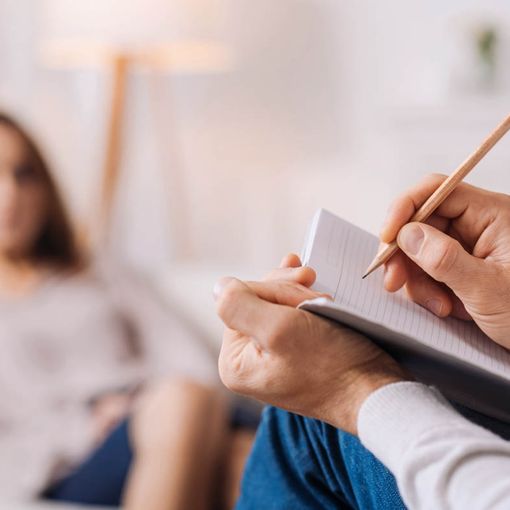 Ti laurei in psicologia all’estero? Non basta: la Svizzera vuole anche l’autorizzazione ad esercitare di quel Paese