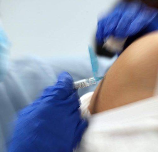 Covid 19, vaccinazioni solo per gli aventi diritto