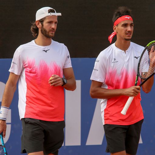 Palleggia con Lorenzo Sonego e Andrea Vavassori al Mizuno Flagship Store Torino