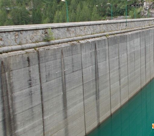 Concessioni idroelettriche, in Svizzera tornano di proprietà dei Cantoni