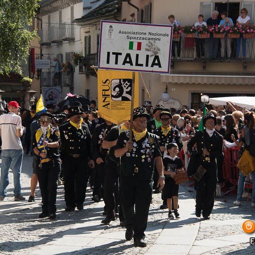 Dopo due anni Vigezzo riabbraccia gli spazzacamini