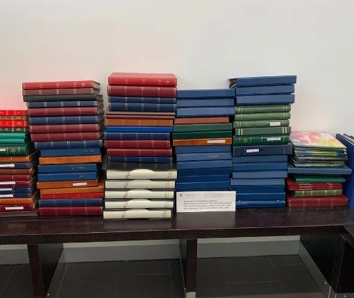 Fermato con una collezione di francobolli da 30mila franchi al valico di Cremenaga