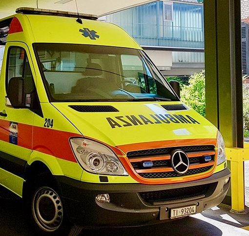 Incidente stradale in Canton Ticino: grave una donna italiana