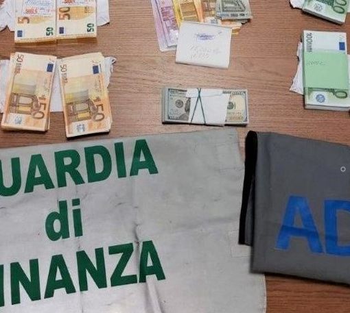 Nel 2022 intercettati da Finanza e Dogane quasi 4 milioni di euro ai valichi con Ticino e Vallese VIDEO